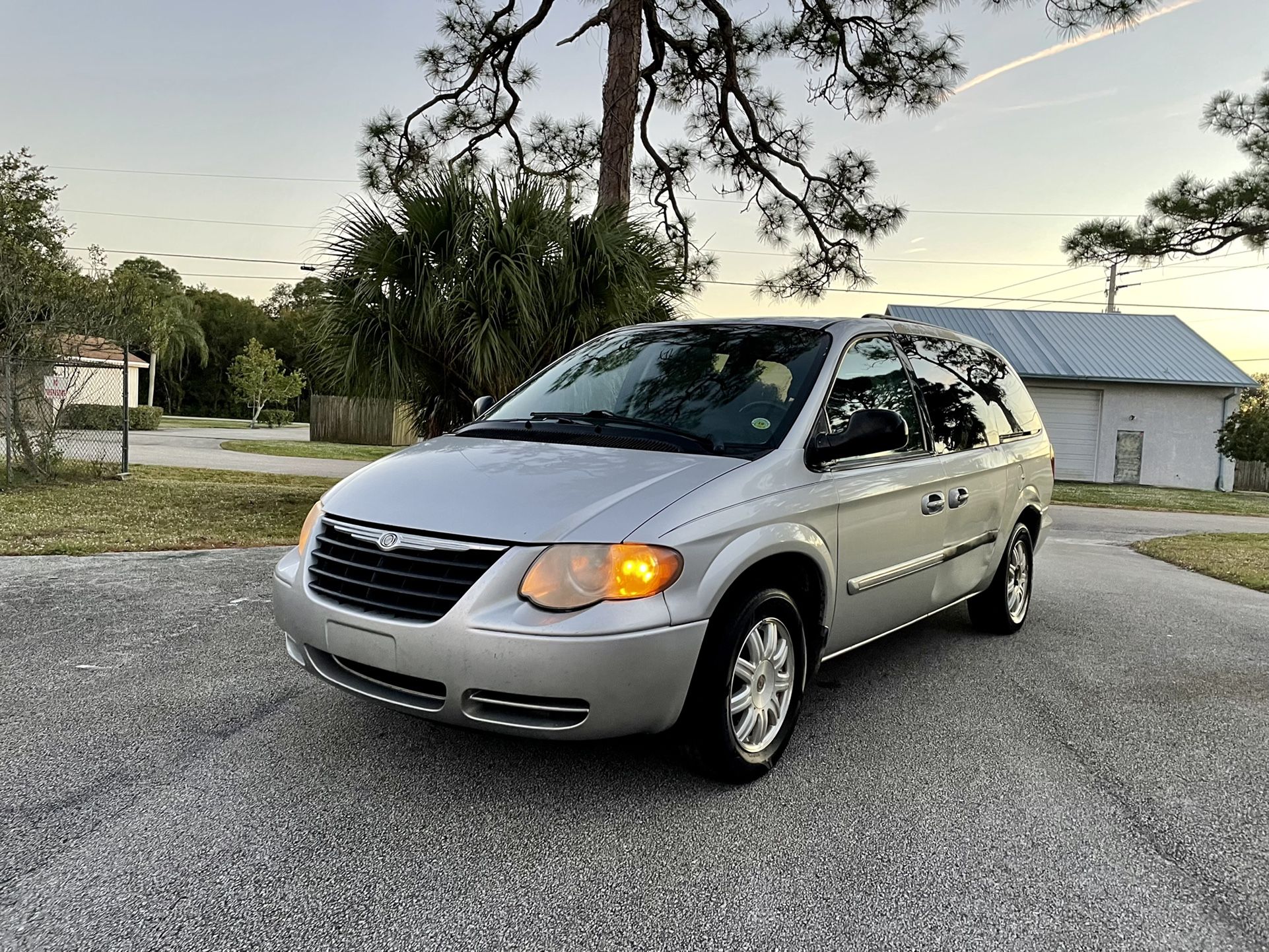 2007 Chrysler Town & Country