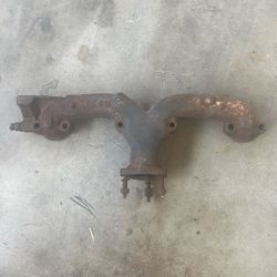One exhaust manifold
