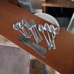 Stainless Set. 4 Servlng