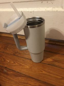 Stanley Quencher 30 oz for Sale in Lexington, KY - OfferUp