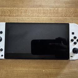 Nintendo Switch Oled and Case