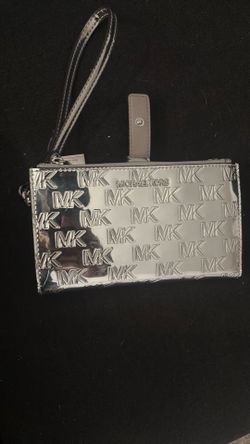 BRAND NEW Michael Kors pocket book