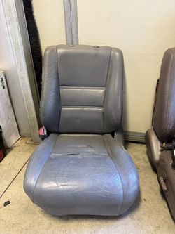 Land Cruiser FJ80 Seat