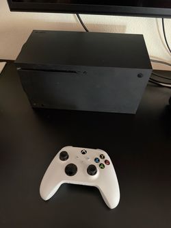 XBOX Series X w/ 2 controllers wireless and wired + Forza 6