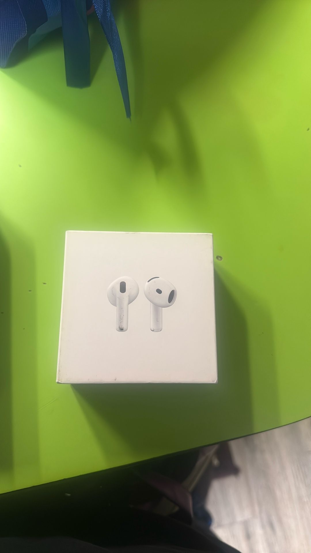 Apple AirPods 4 & MagSafe Case
