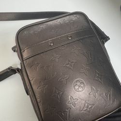 LV (Authentic Original Sling Bag) 