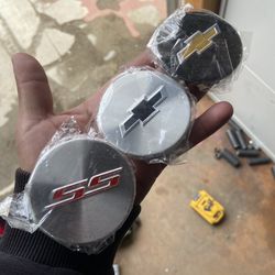 Chevy Colorado center caps