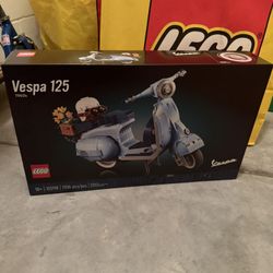 Vespa 125 LEGO