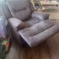 Very Clean Recliner! $100