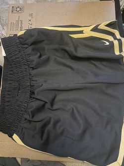 Nike kids basketball shorts loose fit size medium brand new with tags