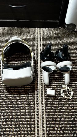 Meta Quest 2 VR Bundle w/ Upgraded Headstrap, Grips & Charger