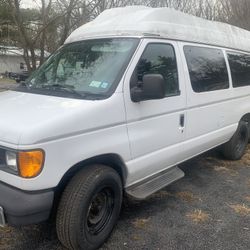 2005 Ford E-250