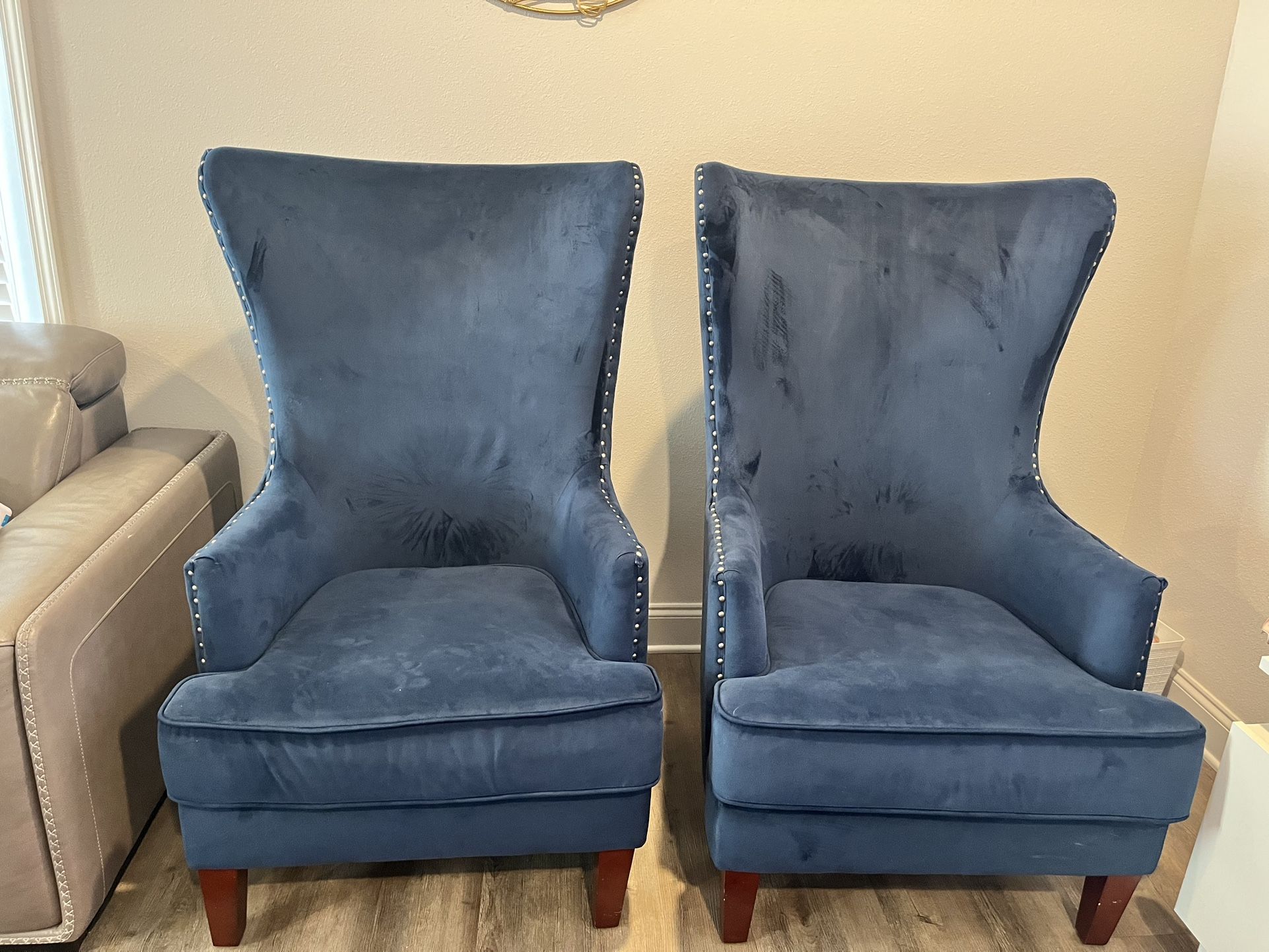 Sofas/ Chairs
