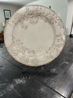 White decorative plate