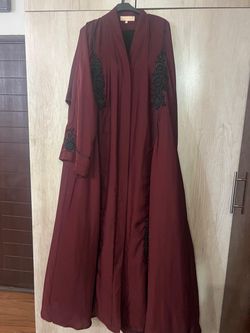 Abaya Nida fabricblack & Meroon color. XXL size.  Length 60”