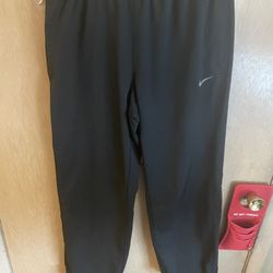 Like New Men’s Nike Pants Size M