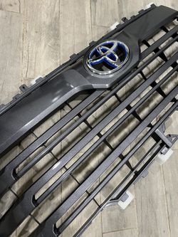 Toyota Tundra Hybrid Grill