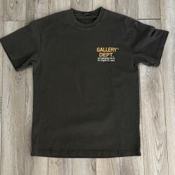 GALLERY DEPT.  Men’s t-shirt L