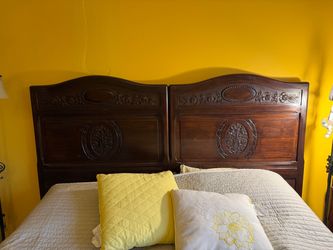 Queen size hand -carved wooden bed with Mattress and spring box and side rails