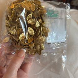 6 Gold Leaf Battery Operated Decor 
