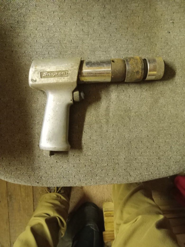 Snap-on Pneumatic Hammer Chisel And Chicago Pneumatic 3/4 Drive Impact