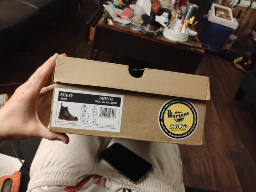 New 7W 8M Dr. Martens 2976 Slip Resistant Chelsea Boot