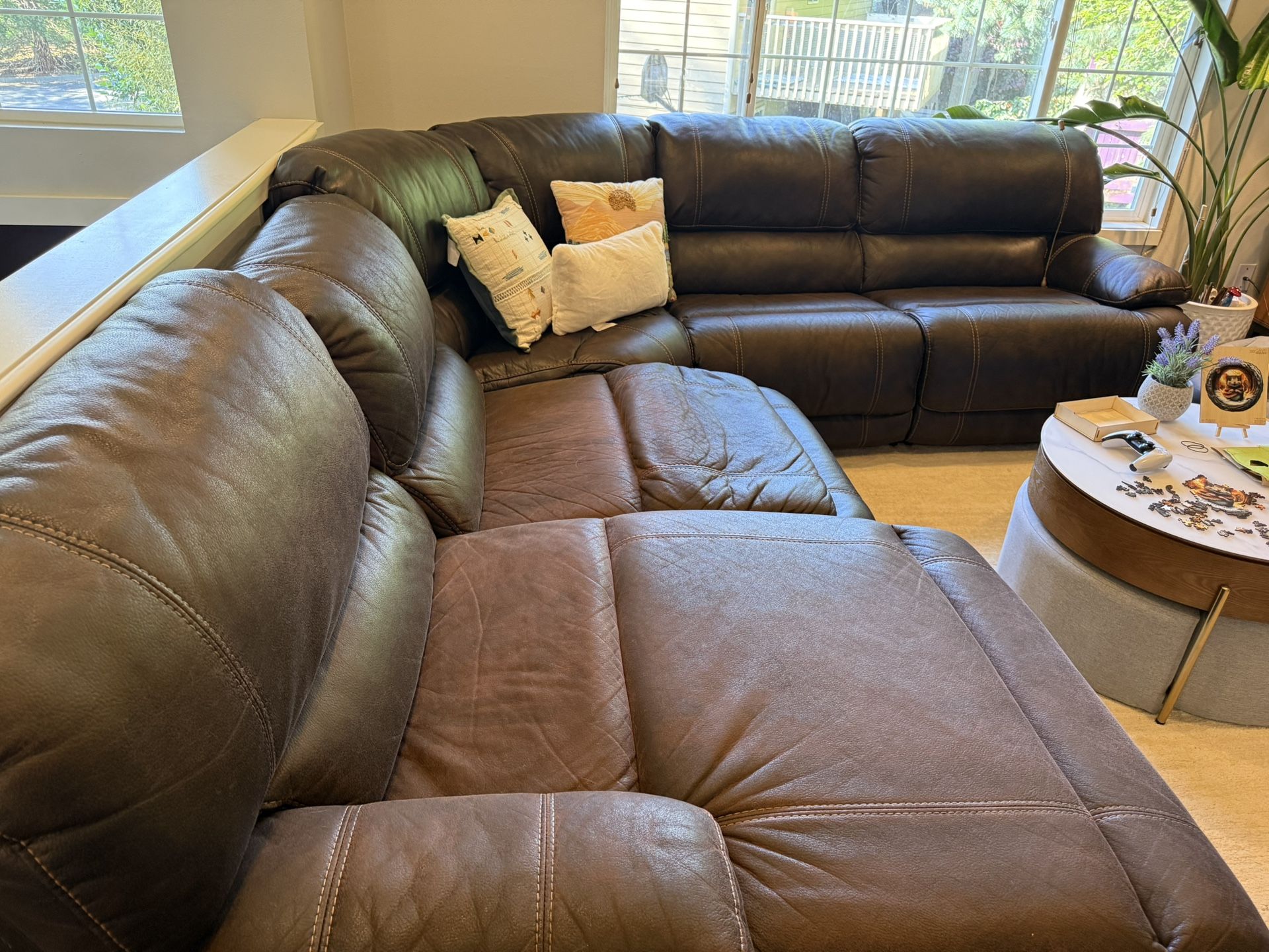 Mor Leather Couch, 2 Recliner Seats