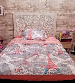 Kids bedroom full