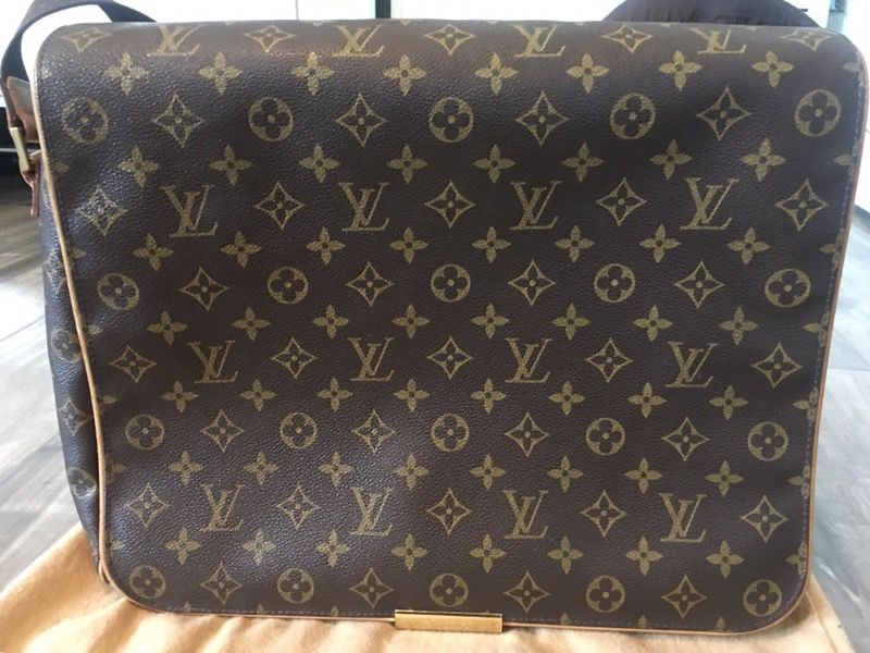Louis Vuitton Abbesses Messenger Bag – Closet Connection Resale