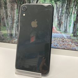 Factory Unlocked Iphone Xr 128 gb comes with store warranty 