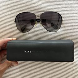 Marc Jacobs Sunglasses - Black 