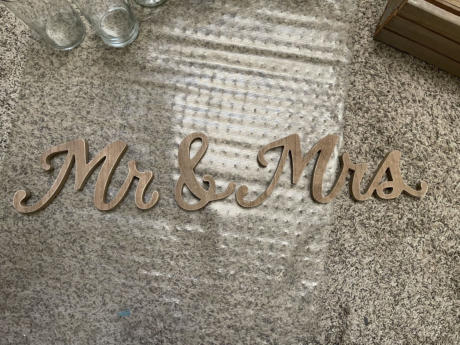 Wooden Mr & Mrs 