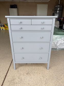 6-Drawer Dresser - Like New - Fully Assembled