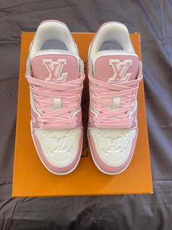 Pink LV skates size 7.5