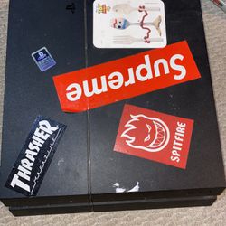 PS4 FOR SELL 