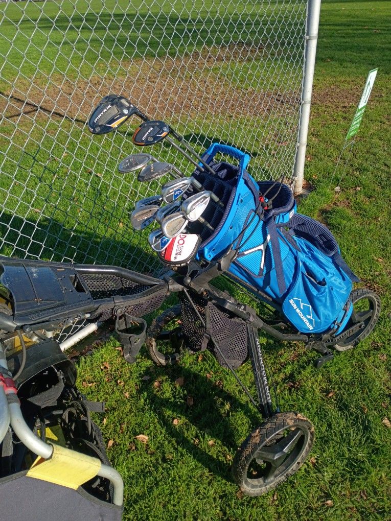 Set Of Callaway Golf Clubs With Bag And Cart 