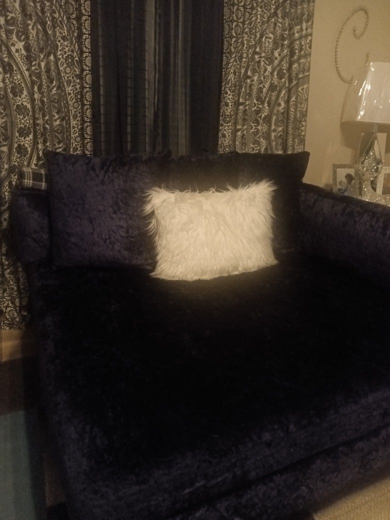 Living Room Set With Tables 3