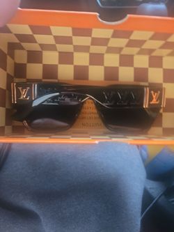 Louise shades