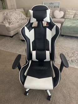 Black and White Racing Style Gaming Chair