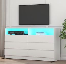 6 DRAWER WHITE DRESSER WITH LED LIGHTS AND CHARGER PORT
