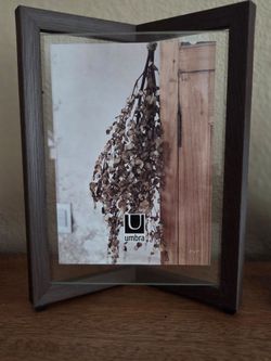 Picture Frame 5x7 or 8 x 6