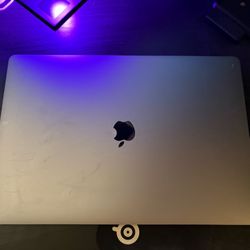 MacBook Pro w/ AMD Radeon 5500