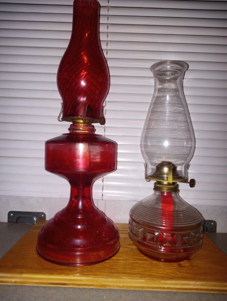 Eagle Oil Lamp (Red)