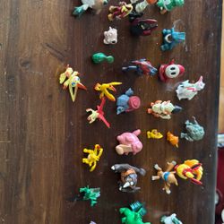 Rare vintage Pokémon minifigures, .