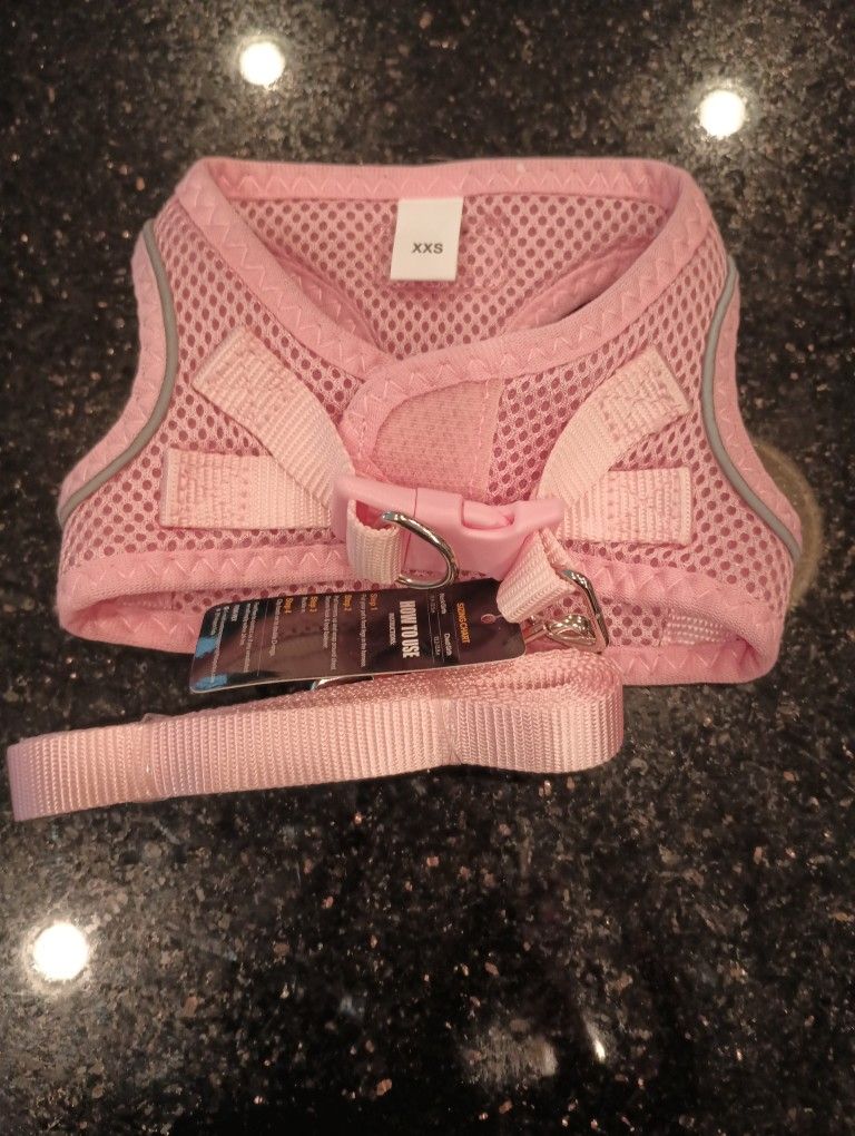Cat Or Dog Harness With Leash. Pink. New. Xxs. See Post For Location Please