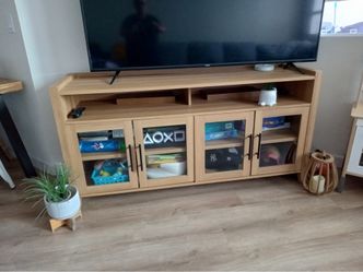 Entertainment center