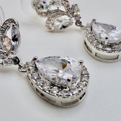 Woman’s Silver Tear Drop Earrings