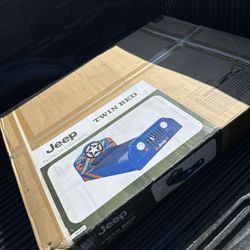 Delta Children Twin Bed (jeep) 3+