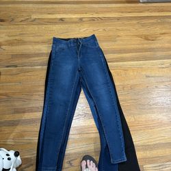 Skinny jeans  size 2 and 4  each pair $10