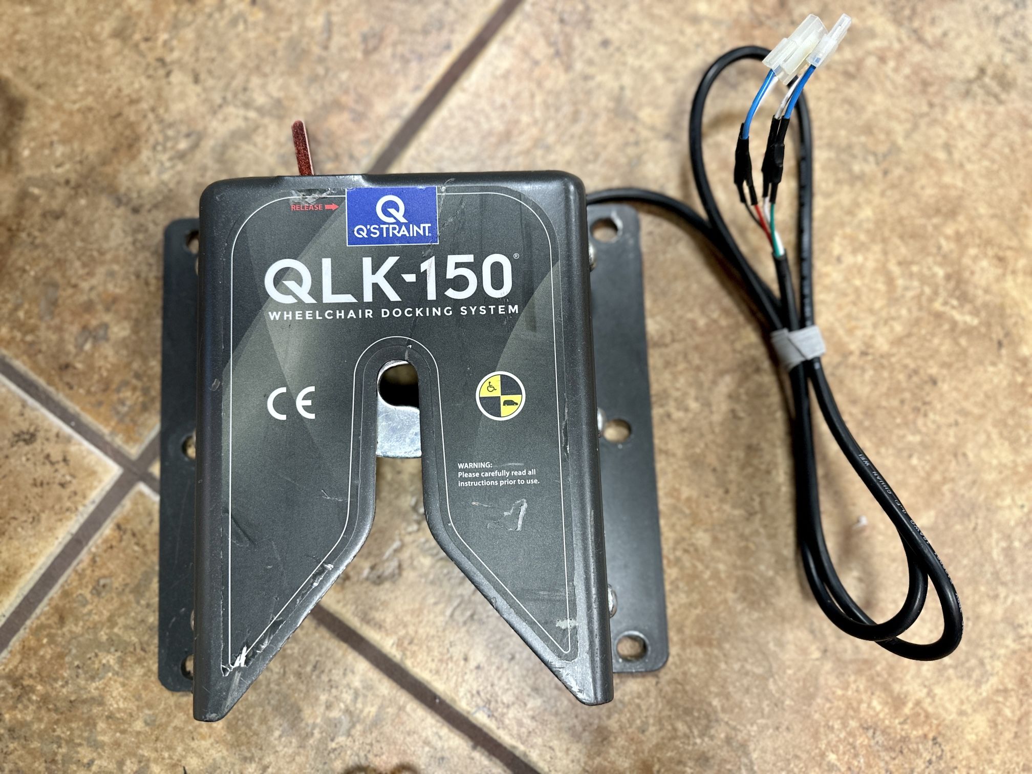 QLK-150 WHEELCHAIR DOCKING STATION COMPATIBLE WITH EZ LOCK AND Q-STRAINT MOUNT